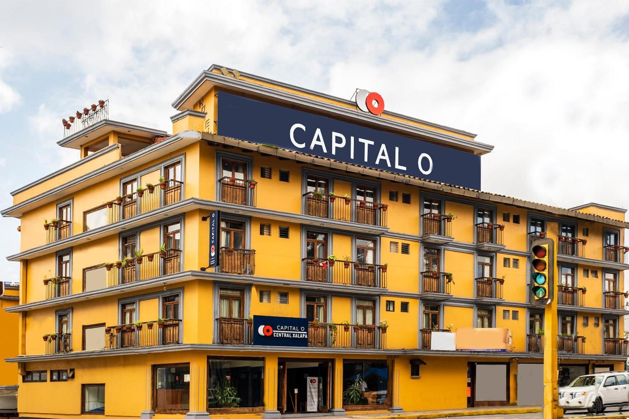 Capital O Hotel Central, ハラパ エクステリア 写真