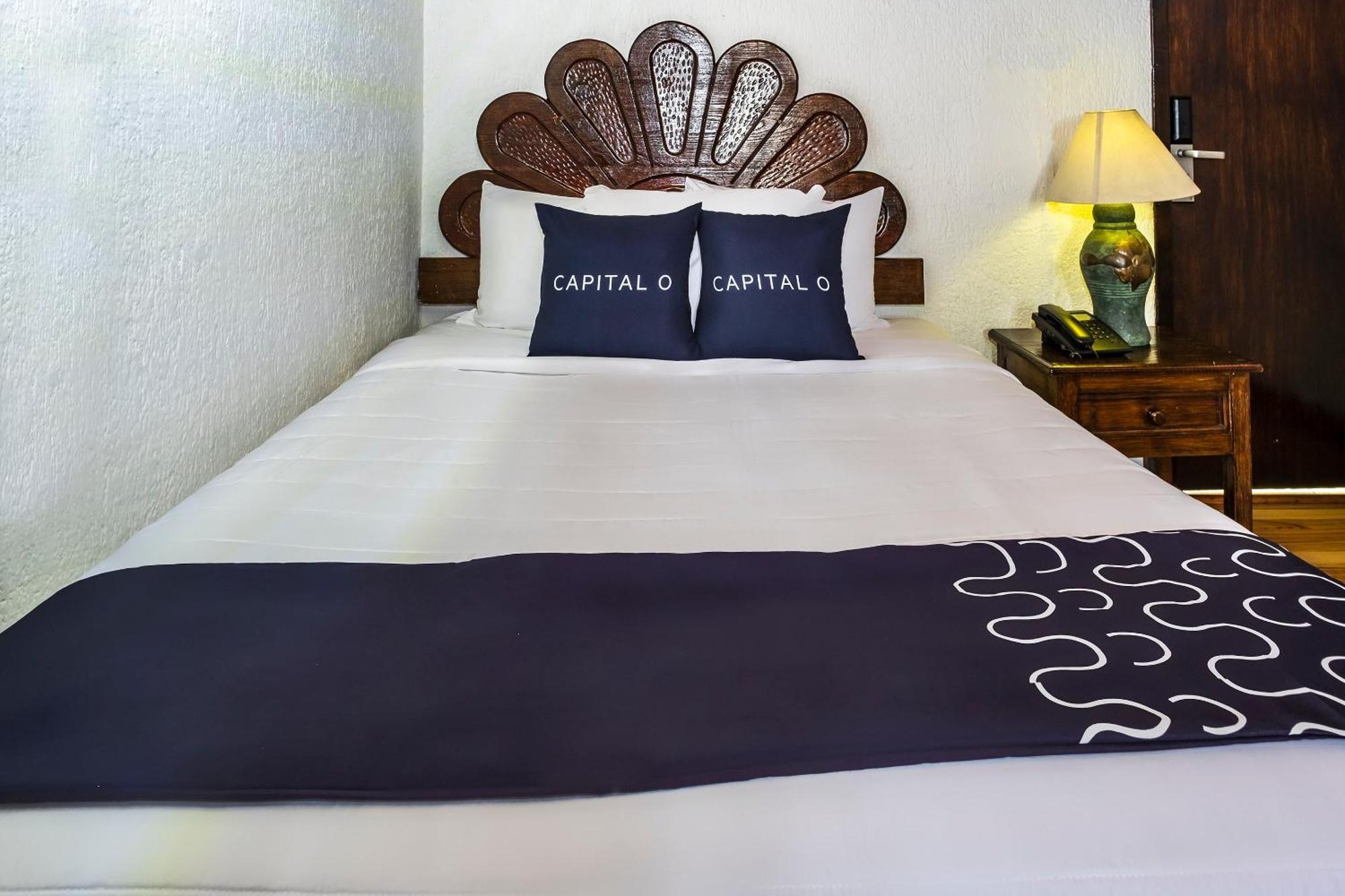 Capital O Hotel Central, ハラパ エクステリア 写真