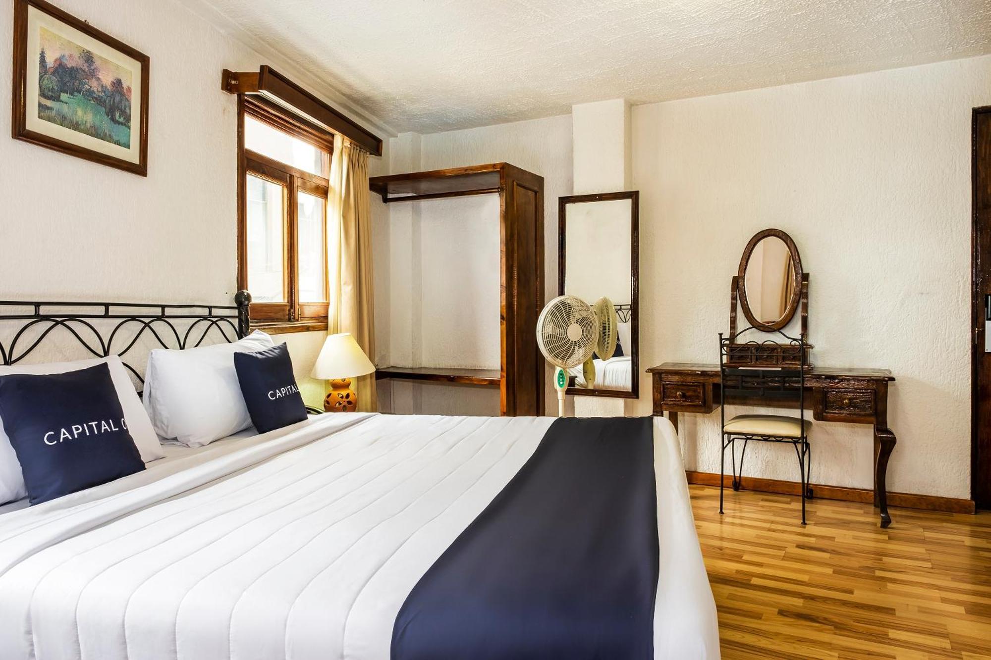 Capital O Hotel Central, ハラパ エクステリア 写真
