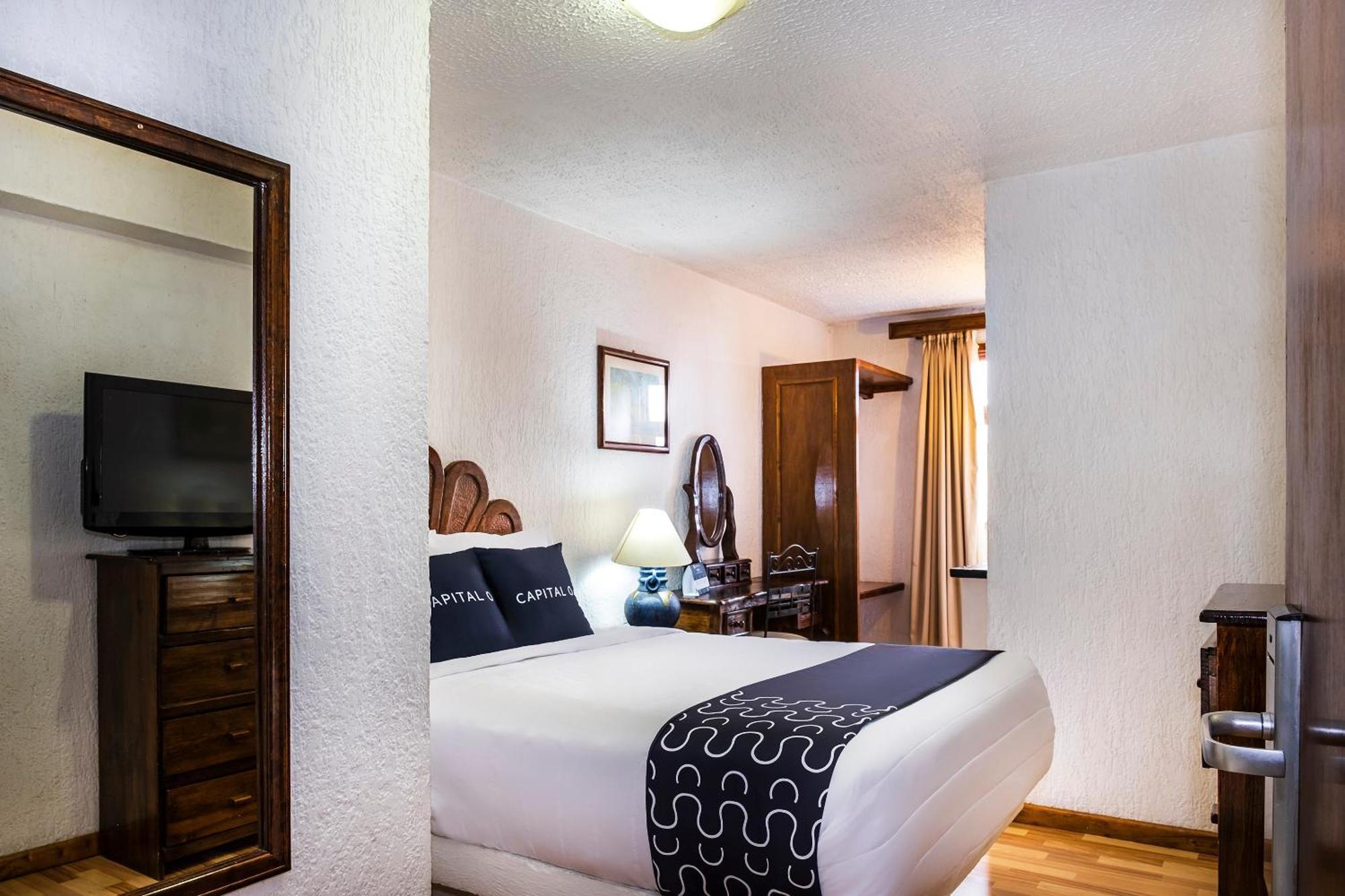 Capital O Hotel Central, ハラパ エクステリア 写真
