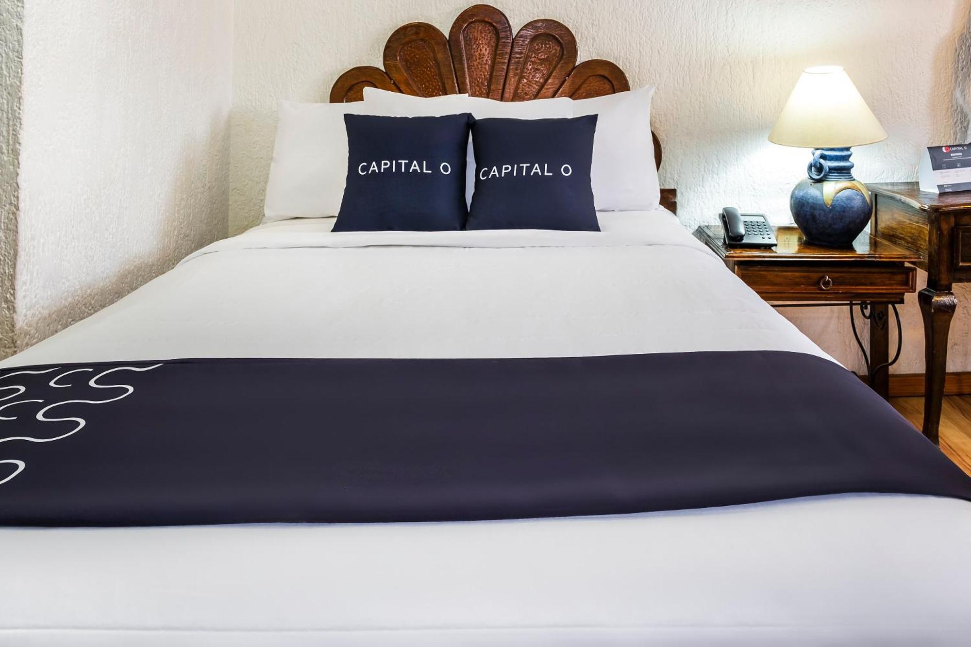 Capital O Hotel Central, ハラパ エクステリア 写真